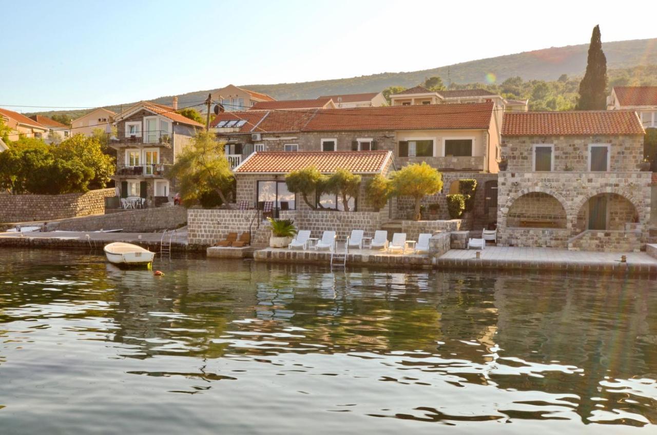 Leut Stone Residence Tivat Eksteriør billede