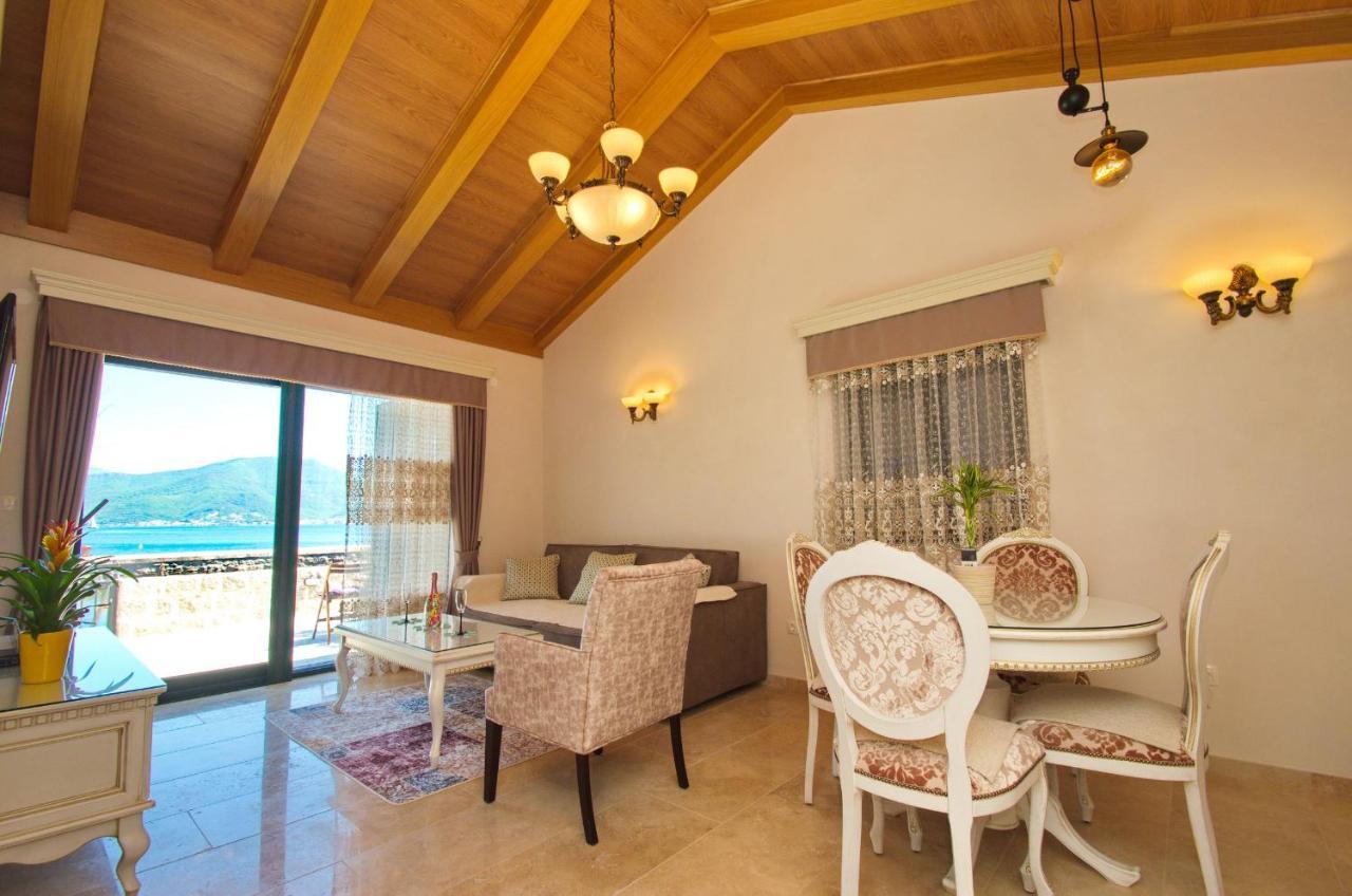 Leut Stone Residence Tivat Eksteriør billede
