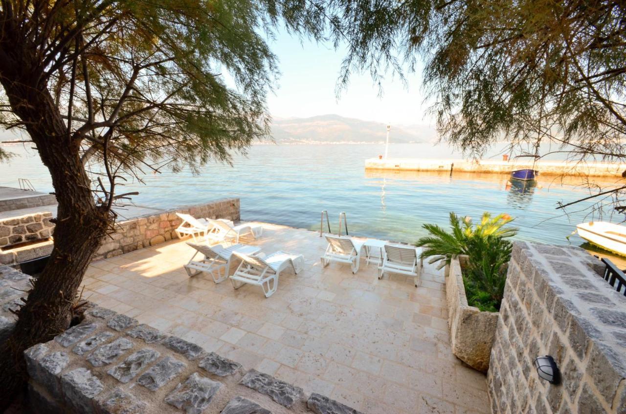 Leut Stone Residence Tivat Eksteriør billede