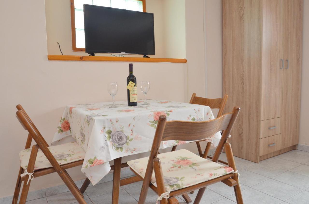 Leut Stone Residence Tivat Eksteriør billede