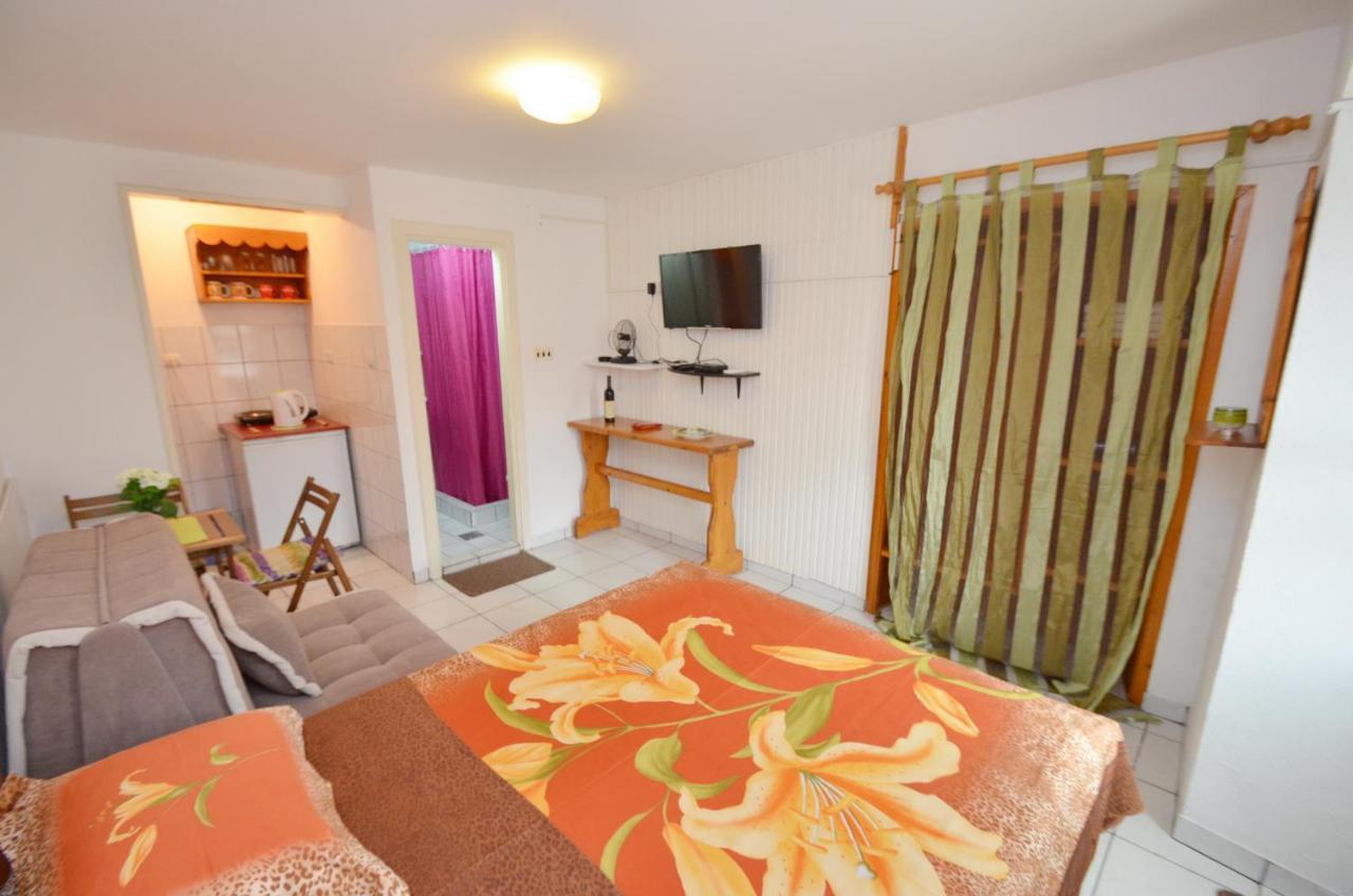 Leut Stone Residence Tivat Eksteriør billede