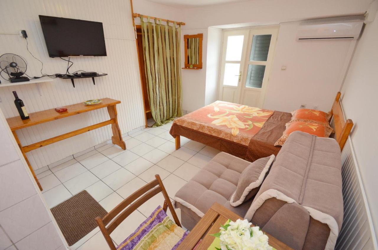 Leut Stone Residence Tivat Eksteriør billede