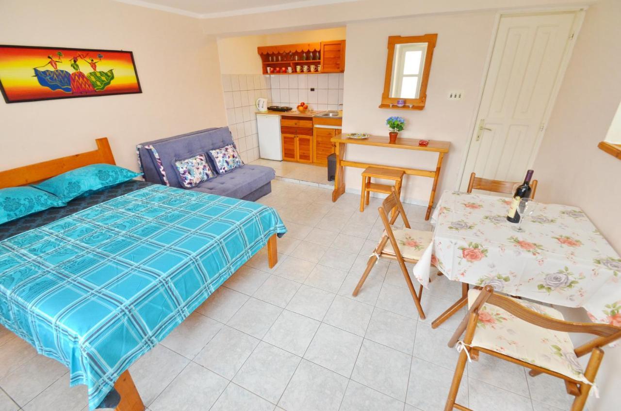 Leut Stone Residence Tivat Eksteriør billede
