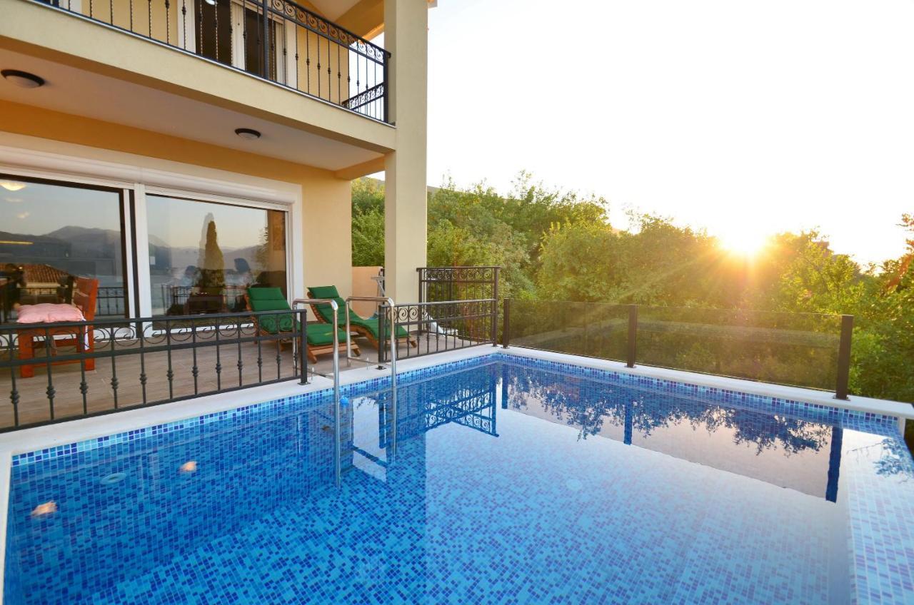 Leut Stone Residence Tivat Eksteriør billede
