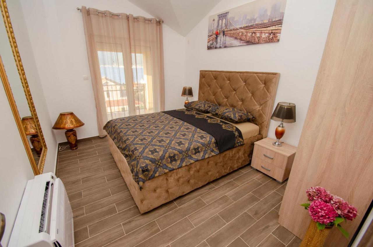 Leut Stone Residence Tivat Eksteriør billede