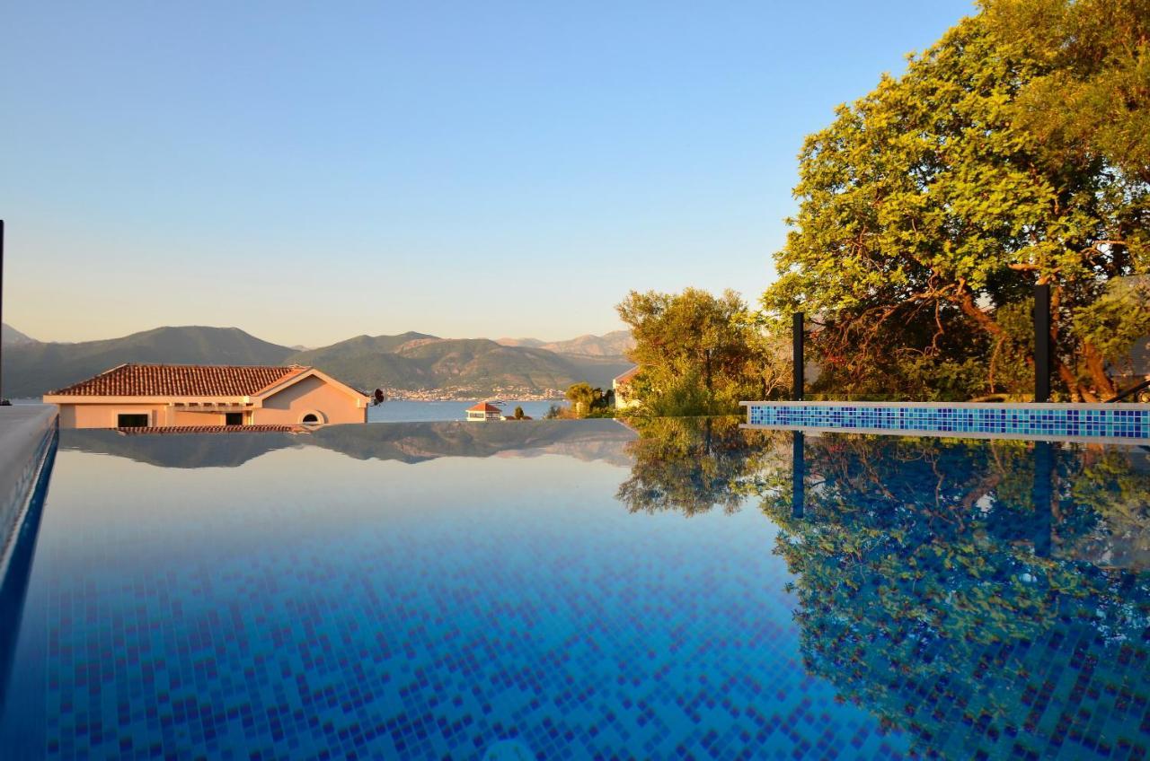 Leut Stone Residence Tivat Eksteriør billede