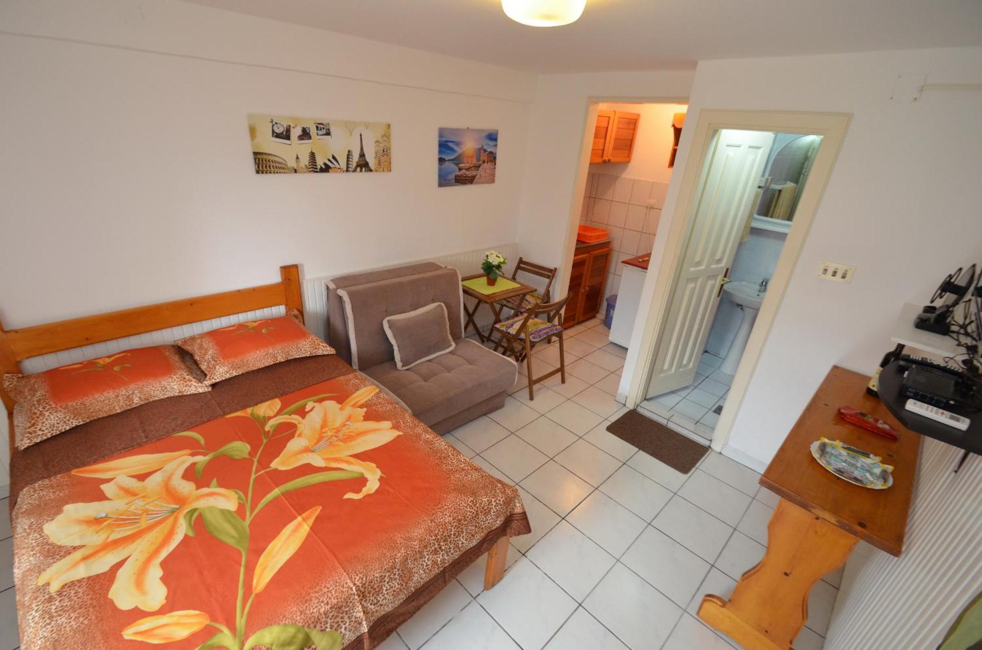 Leut Stone Residence Tivat Værelse billede