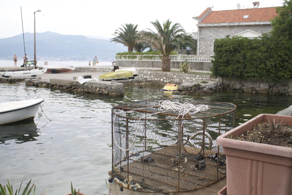 Leut Stone Residence Tivat Eksteriør billede